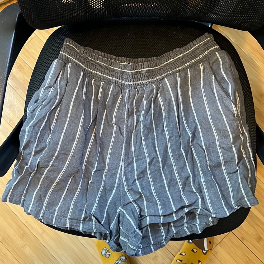 NWOT universal thread striped shorts size medium